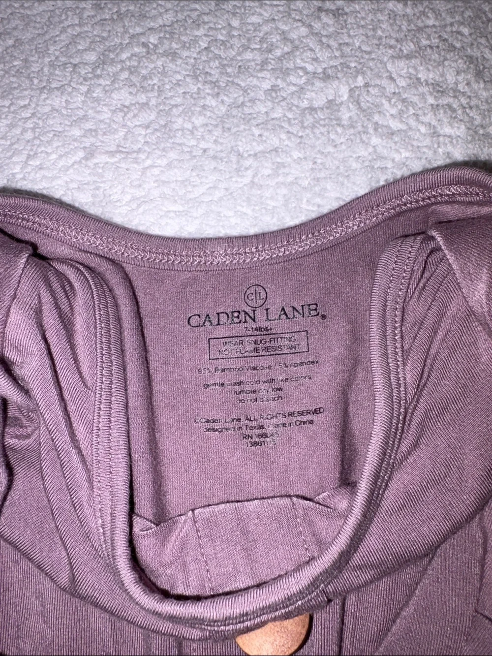 Caden Lane Mauve and White Leaf Print Knotted Sleep Gowns 0/3m
